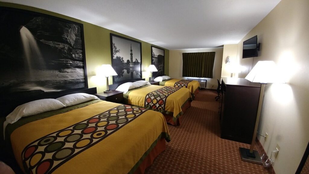 3-quen-beds-suite